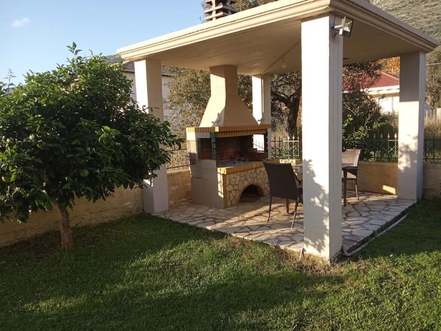 Διαμέρισμα Μεντησ Igoumenitsa Exterior photo